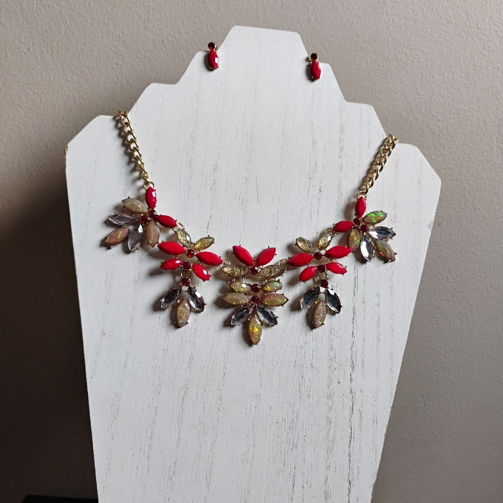 Beautiful Gold Tone Red Iridescent Champagne Statement Necklace | Holiday